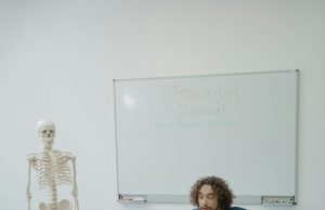 Güçlü ve Zayıf Etkileşimler ile Dil Bilgisi İlişkisi odevyardim.com2