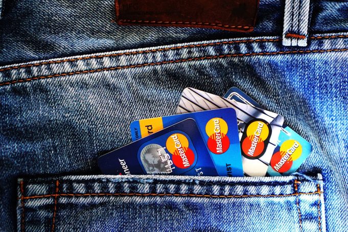 Banka Kartı Kullanım Rehberi: Avantajlar, Güvenlik Önlemleri ve 2025 Trendleri banka karti