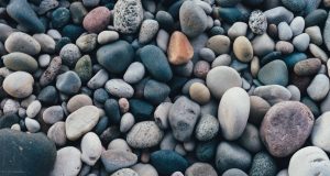 El İşçiliğinin Zarafetle Buluşması: Sadekar İşçiliği ve Doğal Taş Takıların Eşsiz Dünyası boleyncrystal2