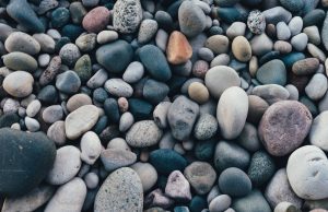 El İşçiliğinin Zarafetle Buluşması: Sadekar İşçiliği ve Doğal Taş Takıların Eşsiz Dünyası boleyncrystal2